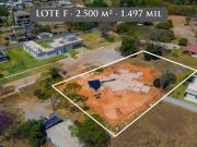 Casa em construção no ParkWay com 3 suítes e escritório