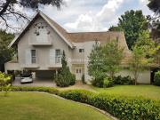 Casa em Dois Córregos, Valinhos/SP de 588m² 4 quartos à...