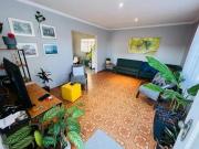 Casa em esquina com 3 dormitórios à venda, 103 m² por R$...