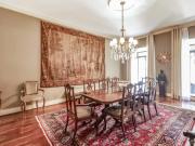 Casa em estilo colonial na melhor rua do bairro