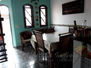 Casa em excelente localização no Itaguá