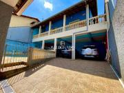 Casa em Extrema MG à venda com Duas Casas, piscina, 300m² de