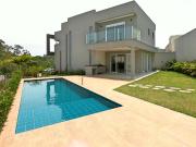 Casa em Granja Viana, Cotia/SP de 307m² 4 quartos à...