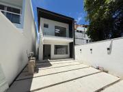 Casa em Itaipu, Niterói/RJ de 177m² 4 quartos à venda...