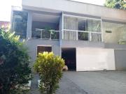 Casa em Itaipu, Niterói/RJ de 400m² 4 quartos à venda...