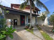 Casa em Itanhaém bairro tupy com piscina e 03 dormitórios