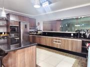 Casa em Jardim Bonsucesso, Sorocaba/SP de 237m² 3...