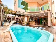 Casa em Jardim Crystal Park, Jacareí/SP de 225m² 3...