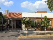Casa em Jardim Três Lagoas, Maringá/PR de 123m² 2...