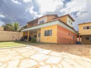 CASA EM LOTE DE 600M²