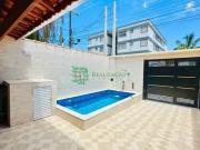 Casa em Mongaguá com piscina lado praia