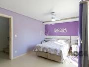 Casa em Porto Alegre, no bairro Cristal, com 3...