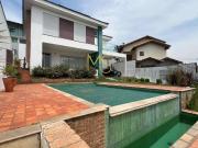 Casa em Pousada dos Bandeirantes, Carapicuíba/SP de...