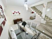 Casa em Praia Grande com 3 Dormitórios e Piscina no...