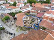 Casa em ruina para reconstruir em pleno centro da vila...