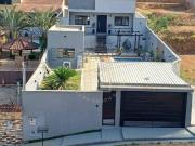 Casa em Terras de Santo Antônio Caldas