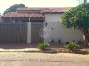 Casa em Tiradentes, Campo Grande/MS de 256m² 5 quartos à...