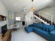 CASA EM VILLAGIO A 800 METROS DA PRAIA COM 2 SUÍTES, 2...