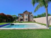 Casa en 10 494 y 495