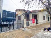Casa en 1 planta 3 ambientes con cochera y patio. Cerca...