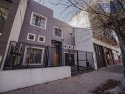 Casa en 2 plantas 4 dormitorios 2 cocheras Jardín con...