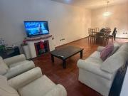 Casa en 2 plantas de 4 amb. Garaje, patio y terraza a...