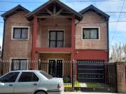 CASA EN A. KORN C/GARAGE Y FDO LIBRE.FINANCIA