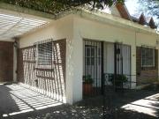 CASA EN ADROGUE EN EXCELENTE UBICACION