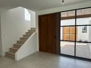 Casa en alqui en barrio San Isidro Labrador al golf,...