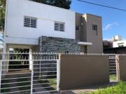 Casa en alquiler 2 dormitorios 2 baños City Bell