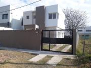 Casa en alquiler 2 dormitorios 2 baños City Bell