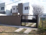 Casa en alquiler 2 dormitorios 2 baños City Bell Casa en alquiler 2 dormitorios 2 baños City Bell