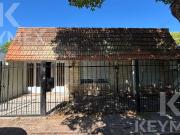 Casa en alquiler 2 dormitorios con parrilla Gonnet