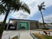 Casa en alquiler. 560 m². 4H/5.5B/6E. Urb. Prados del Este