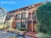 Casa en alquiler. 5 ambientes altillo. Parque con...