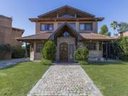 Casa en alquiler 5 ambientes en Country El Sosiego