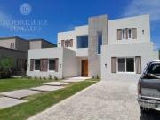 Casa en alquiler al golf Haras Santa Maria Escobar