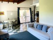 casa en alquiler anual. 4 dorm. 4 baños. pileta. barrio...