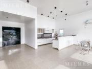 Casa en alquiler anual a la Laguna en área 9 en San...