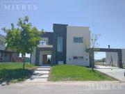 Casa en alquiler Anual en San Sebastian Area 7, a la laguna