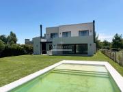 Casa en alquiler Ayres Plaza 4 ambientes