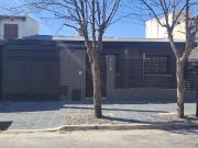 CASA EN ALQUILER BARRIO ALTO ALBERDI MODERNA CON PATIO Y...