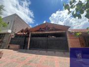 Casa en alquiler c/ cochera en Godoy Cruz