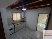 Casa en alquiler c/ cochera en Luzuriaga