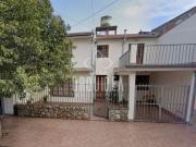 Casa en alquiler c/ cochera en Otros Barrios