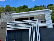 Casa en Alquiler Colinas de Bello Monte 492mts/5H+s/4B+s/6PE