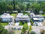 CASA EN ALQUILER COMAHUE GOLF CON QUINCHO Y PILETA