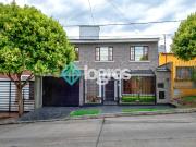 CASA EN ALQUILER CON COCHERA TRES CERRITOS