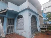 Casa en Alquiler con Local Comercial en Los Dos Caminos...