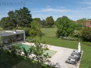 Casa en Alquiler con muebles con 5 Dorms en Suite y...